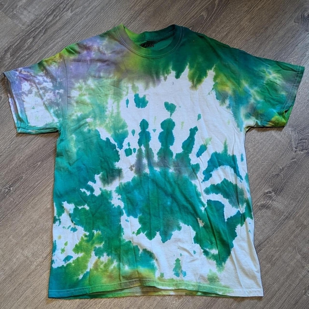 Green and White Tie Dye Shirt Size Unisex L